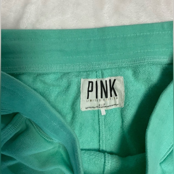 PINK Victoria's Secret Limited Edition Set - Picture 9 of 11